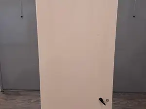 Vaatekaappi (nro 1318)