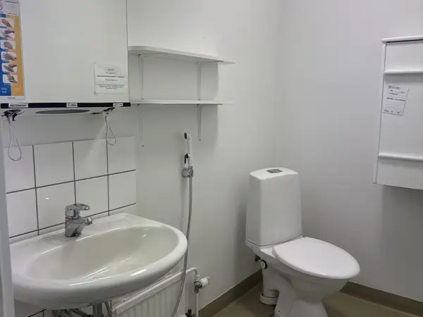 WC-Kalusteet (nro 194) tila D1 synnytyssalit 079