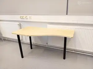 Pöytä