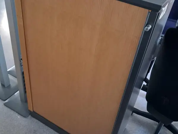 Hyllykaappi