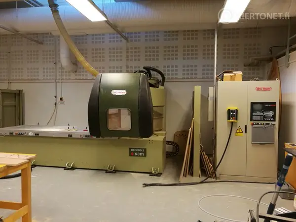 CNC työstökeskus scm record 2 num 750
