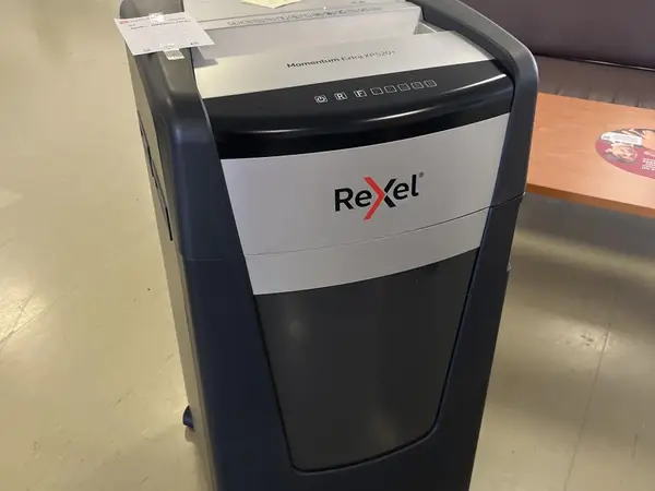Rexel paperisilppuri (nro 92) tila E2 Aula Odotus