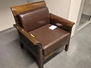 Vintage-tyylinen nojatuoli (nro 130) tila H Erä 4