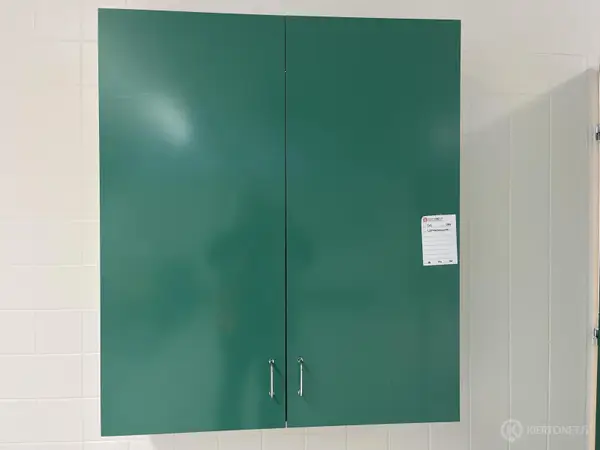Läpiantokaappi (nro 242) tila D1 synnytyssalit 089