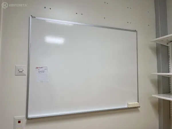 Valkotaulu (nro 217) tila E2 Kipupoliklinikka 093