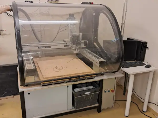 CNC-jyrsin Step