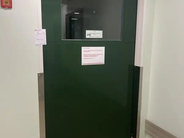 Sähköinen liukuovi (nro 249) tila E1 Teho ja valvonta 040