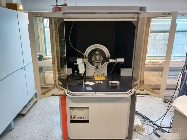 Bruker D8 Advance powder diffractometer (from 1999)