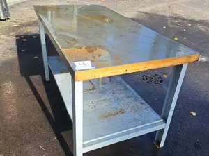 Korjaamopöytä nro 4