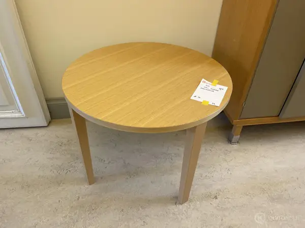 Isku pyöreä sohvapöytä (nro 417) tila 3. krs 3