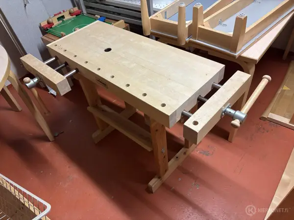 Höyläpenkki (nro 302) tila Kellari 1. 4.