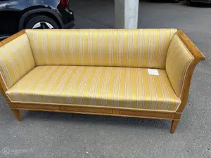 Puurunkoinen sohva (nro 304) tila 0 5