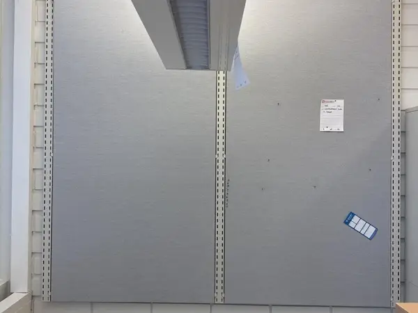Ilmoitustaulut 2 kpl + kiskot (nro 475) tila S1 103