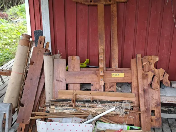 Vanhat, antiikki kangaspuut nro UV2 58