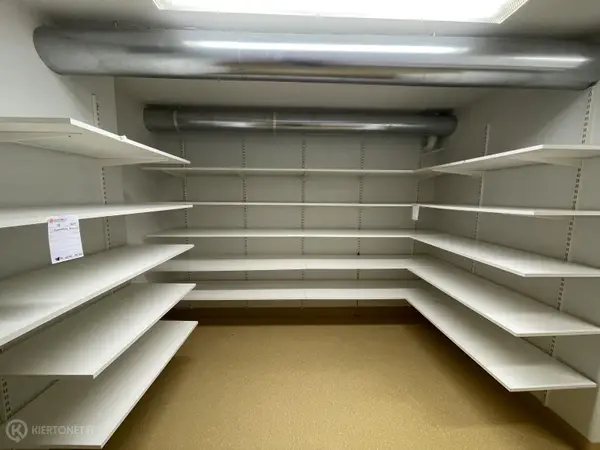 Huoneen hyllyt (nro 18) tila 0.krs 050K