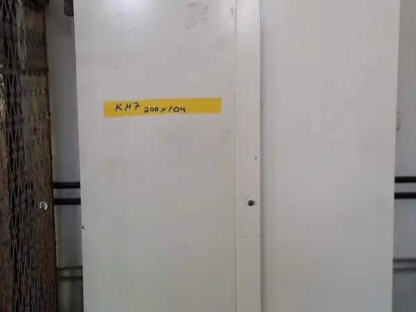 Metallinen pukukaappi. nro KH7