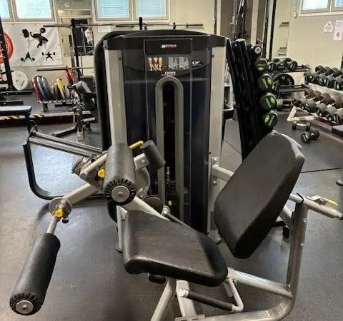 Polven ojennus / koukistus yhdistelmälaite/ kuntosalilaite