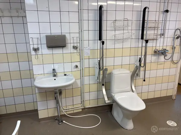 Inva WC-kalusteet (nro 55) tila 1.krs 154