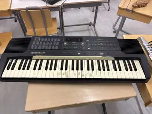 Roland E-14 Sähköpiano (nro 343) tila K1 K