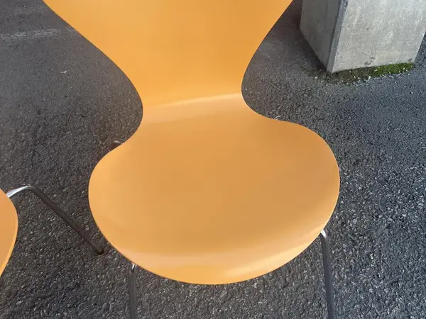 Fritz Hansen Seiska-tuolit 3kpl (nro 20) tila 0 4