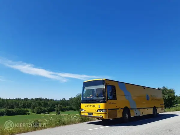 Kirjastoauto Scania L 94