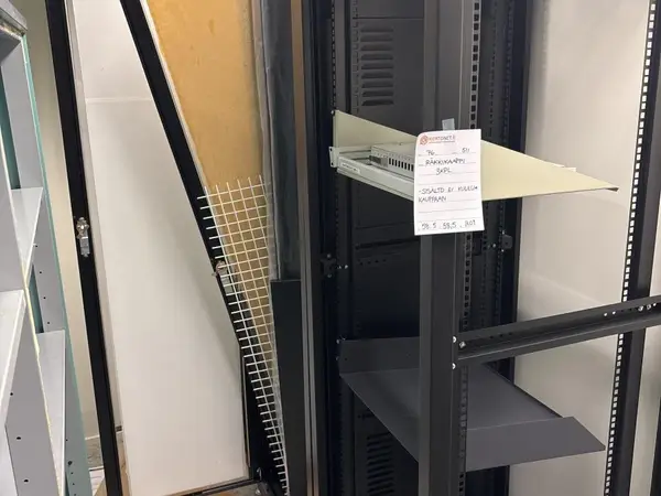 Räkkikaappi 3kpl (nro 76) tila 5 511