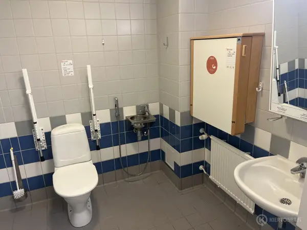 Inva WC -kalusteet (nro 418) tila D1 Leikkaussalit 306