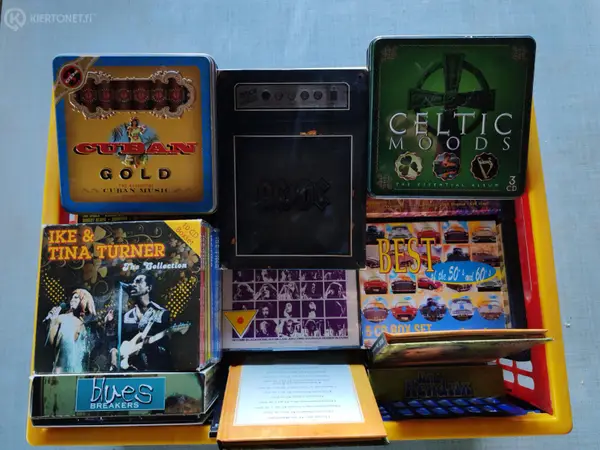 Erilaisia musiikkibokseja ja kokoelmia AC/DC Backtracks, The 60's Collection ym. nro PR 15