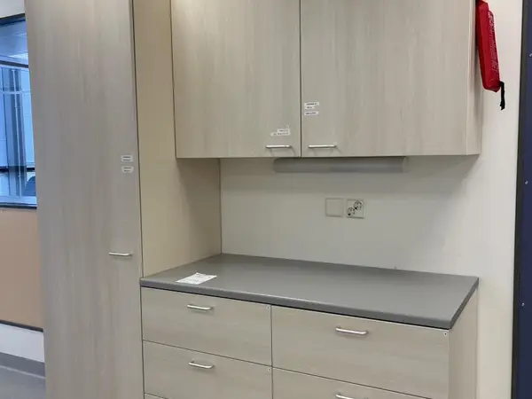 Kaapisto (nro 115) tila E2 Dialyysi 180