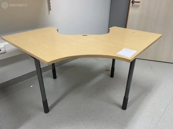 Kulmapöytä (nro 109) tila E2 ortopedia 002