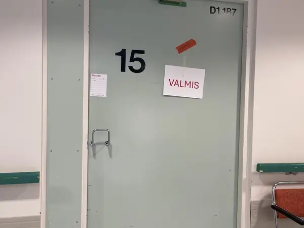 Ovi (nro 127) tila D1 vuodeosasto 187