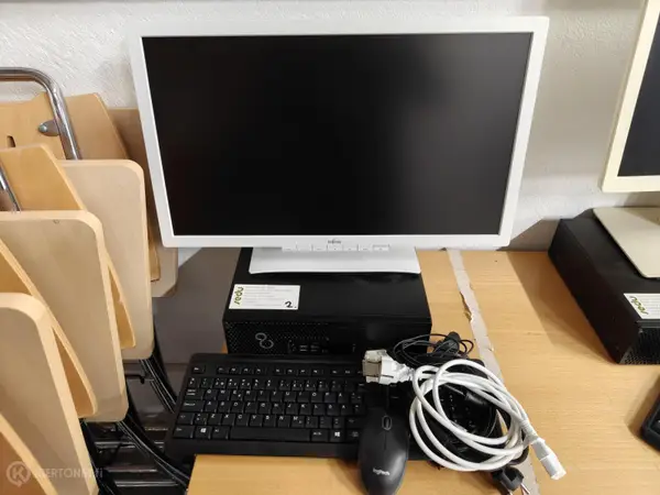 Fujitsu Esprimo D738 työasema (nro 2.)