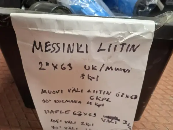 Hausjärven vesihuoltolaitokselta yli jääneitä tarvikkeita, Laatikko 22