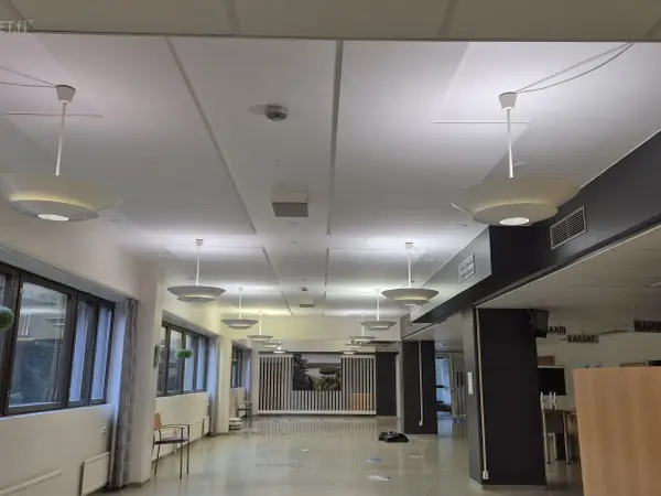 Valaisimet 12 kpl (nro 305) tila E2 Aula kahvio