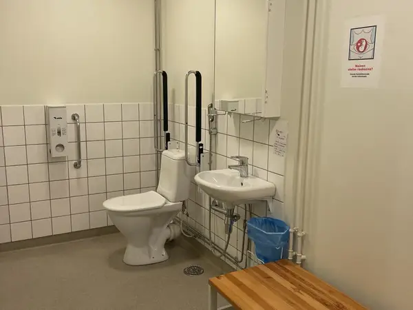 WC-kalusteet (nro 377) tila E1 Röntgen 127