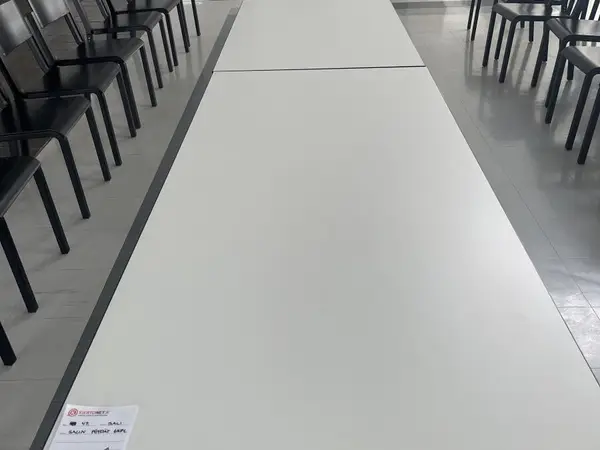 SALIN PÖYDÄT 6kpl (nro 47) tila 1 krs. Sali