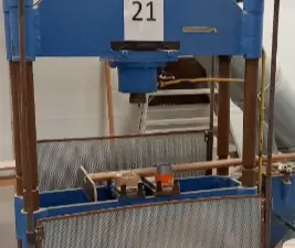 HUUTOKAUPPA PERUTTU Hydrauliprässi