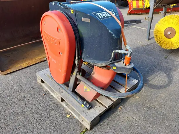 Trilo BL400 -lehtipuhallin.
