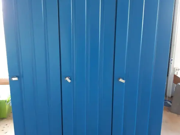Sininen metallinen kaappi 2 kpl