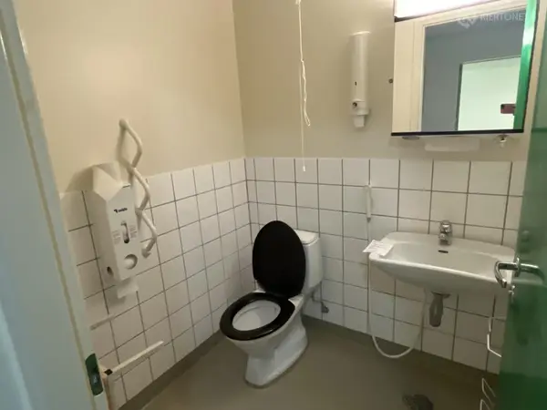 WC-kalusteet (nro 105) tila E1 Röntgen 164