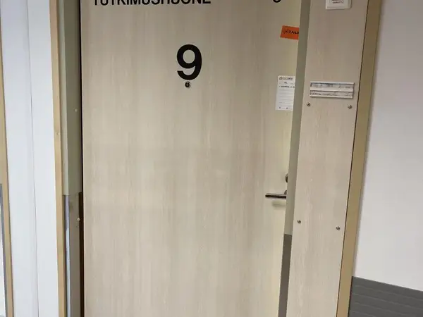 Äänieriste- ja palo-ovi (nro 178) tila E2 ortopedia 028