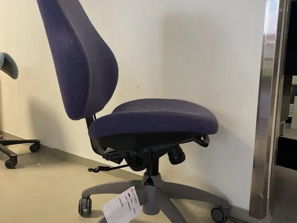 Isku työtuoli (nro 338) tila E1 Röntgen 142K