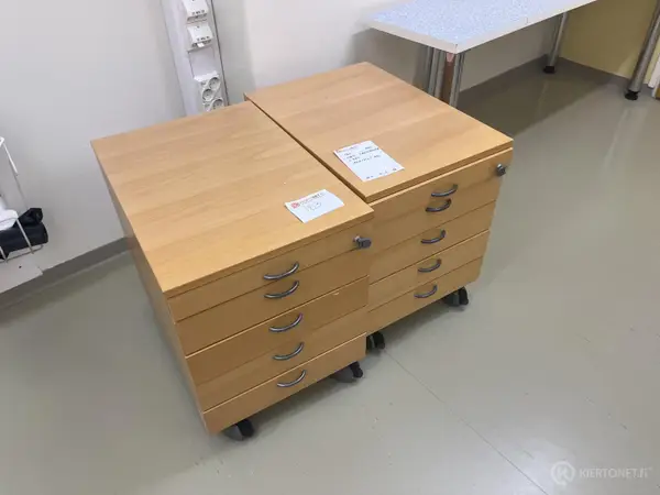Isku laatikosto 2kpl (nro 183) tila E2 Kipupoliklinikka 095