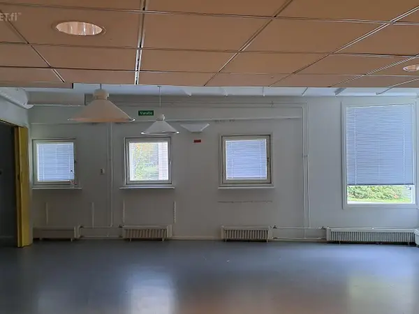 Riippuvalaisimet 11kpl sekä seinävalaisimet V2