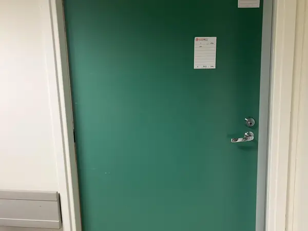 Ovi (nro 1) tila D1 Leikkaussalit 020