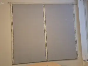 Ilmoitustaulut ja kiskot (nro 230) tila S1 105