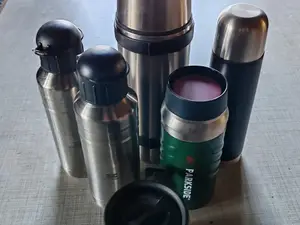 Termospullot 5kpl ja termosmuki. nro PR 6