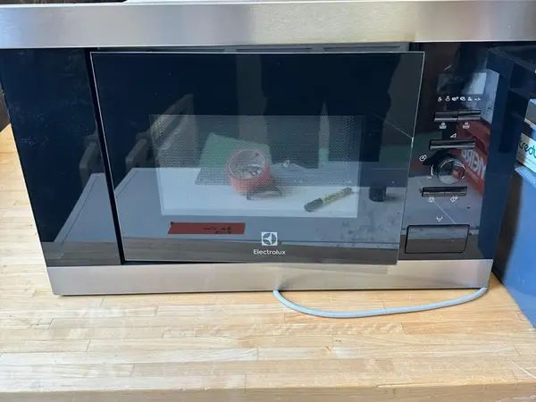 Electrolux kalustemikroaaltouuni