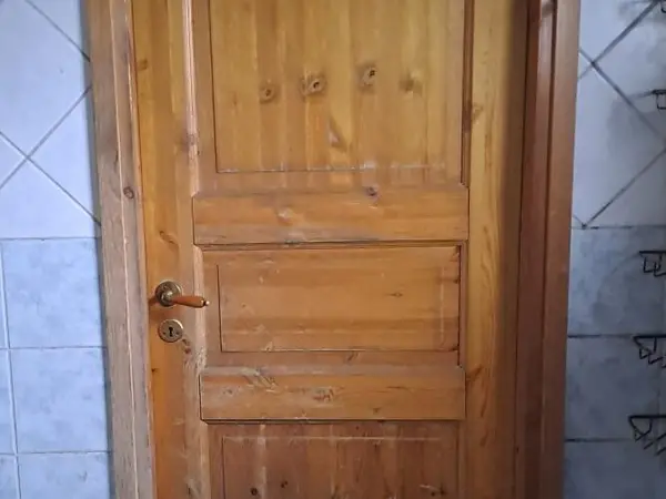 Kylpyhuoneen ovi ja karmit nro UV2 57