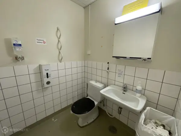 WC-kalusteet (nro 9) tila F1 Fysiologia 018